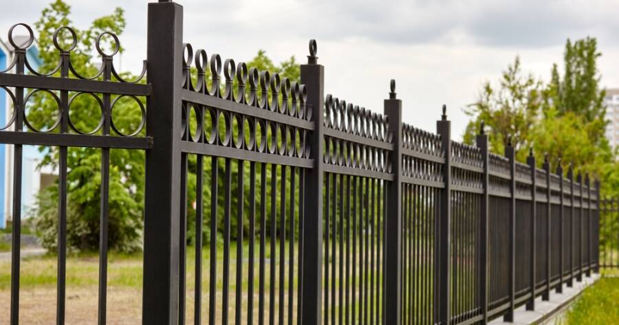 Choosing Materials for Your Fence Installation
